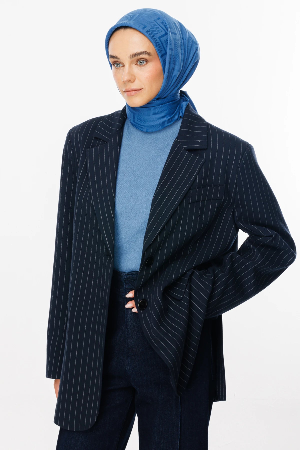 Viora Desen İpeksi Jakar Eşarp