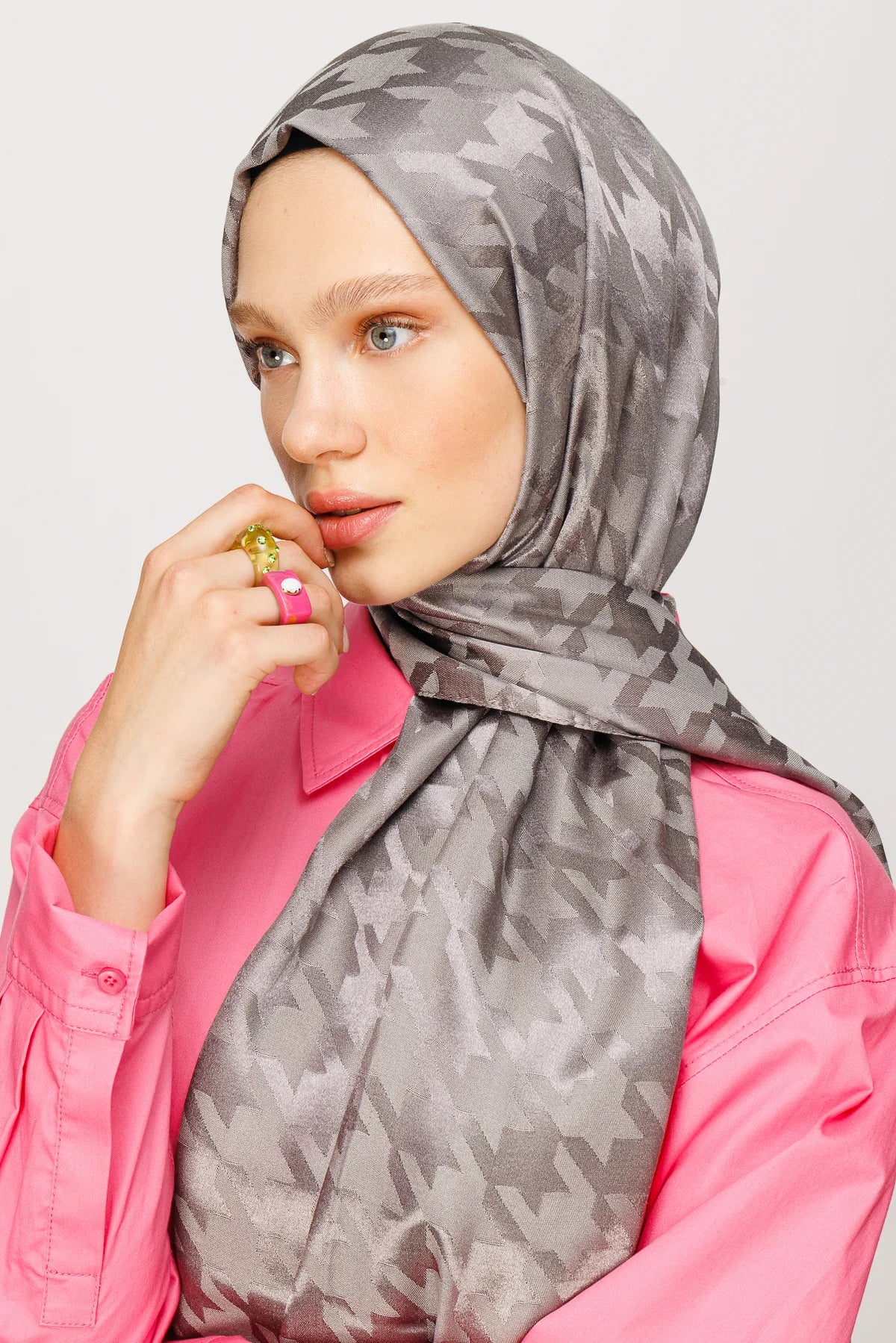 Kazayağı Desen Parlak Jakar Şal