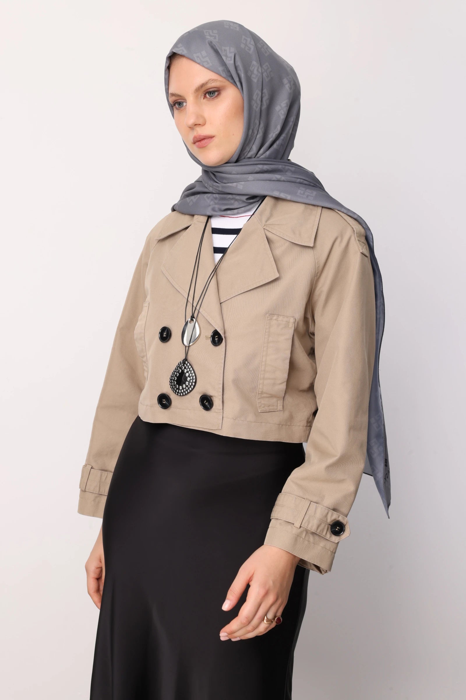 Elibelinde Desen Sakura İpek Şal