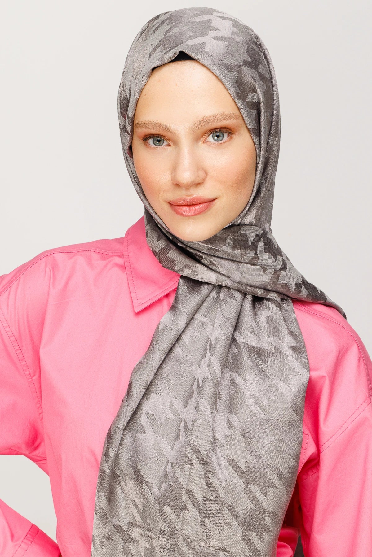 Kazayağı Desen Parlak Jakar Şal