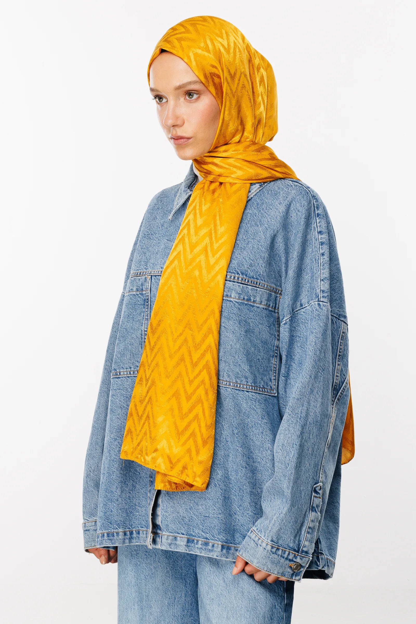 Zikzak Desen Parlak Jakar Şal