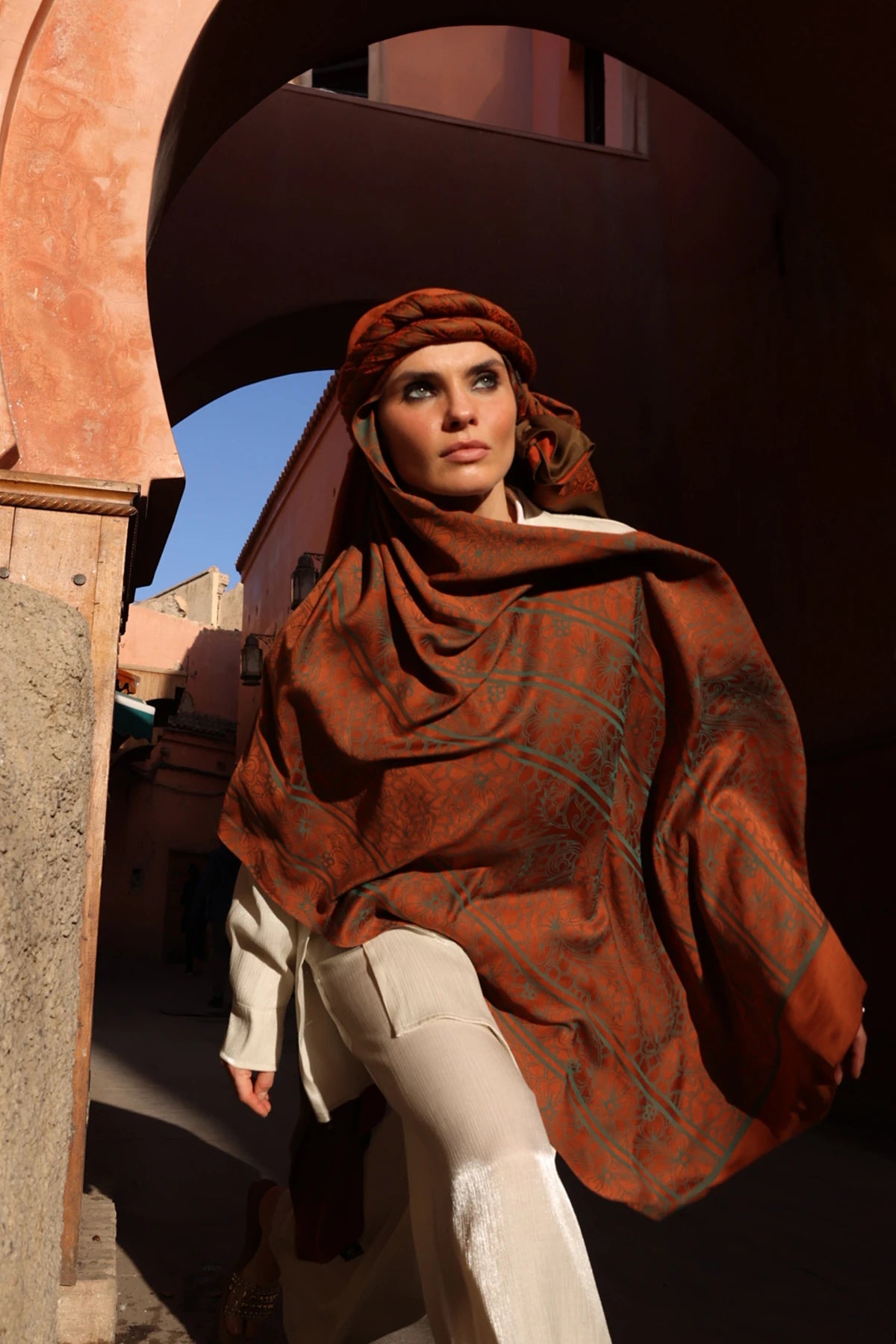 Lavin Desen Çift Taraflı Şal