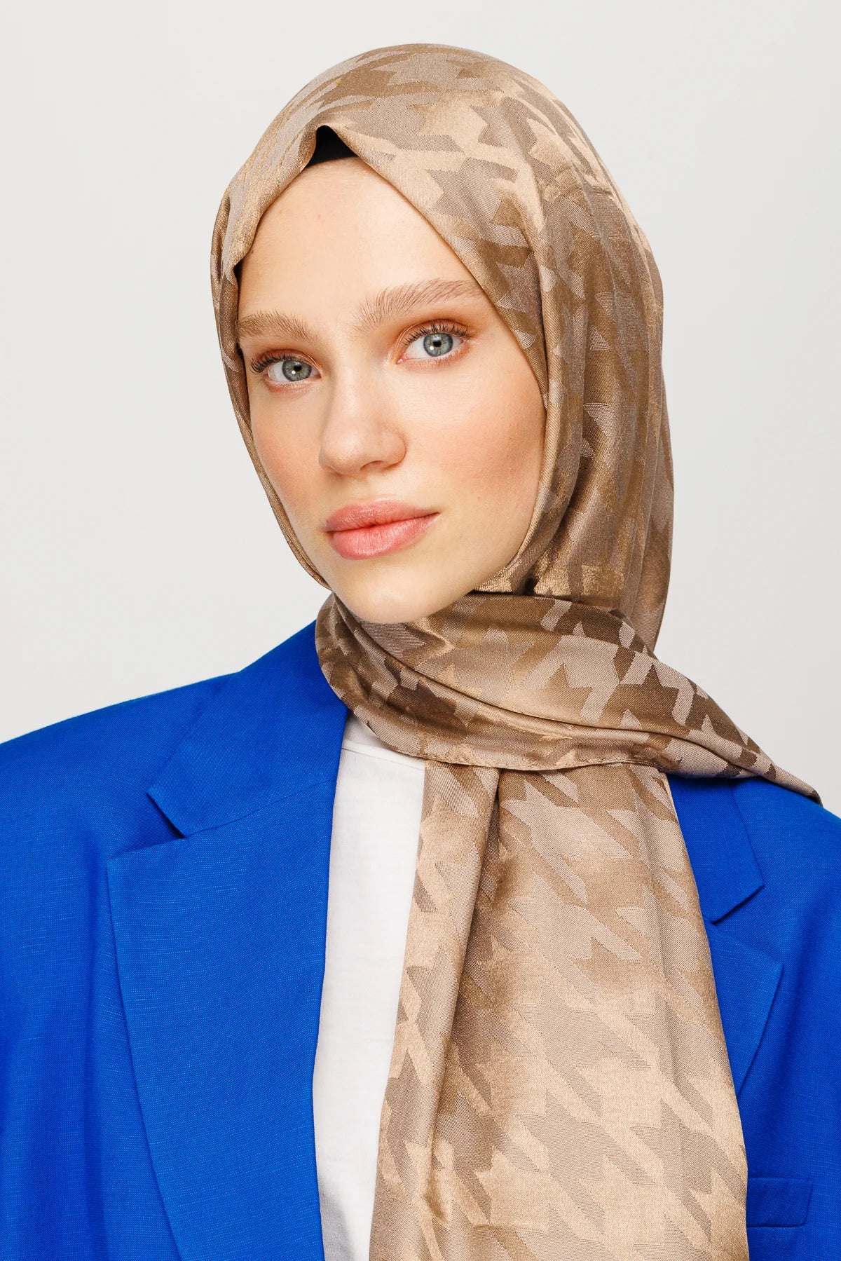 Kazayağı Desen Parlak Jakar Şal