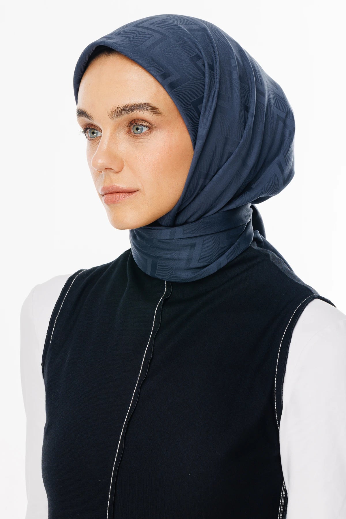 Viora Desen İpeksi Jakar Eşarp