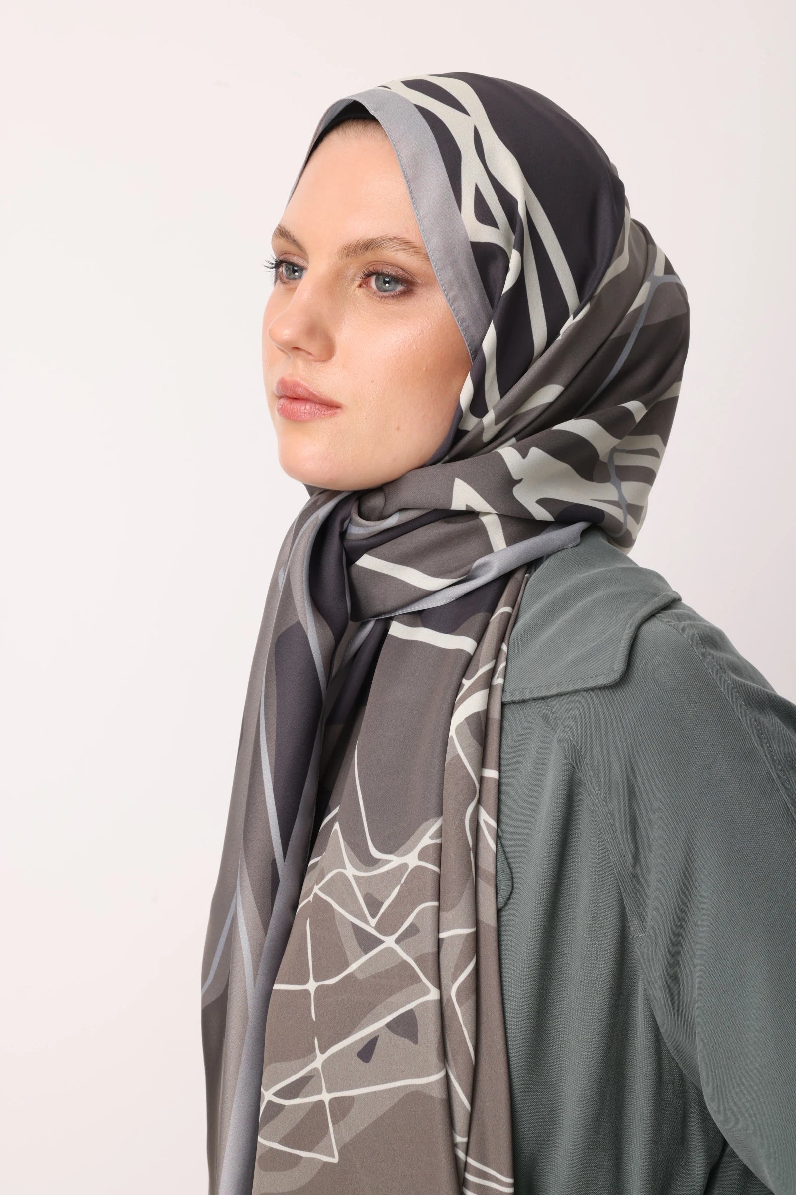 Turna Desen Sakura İpek Şal