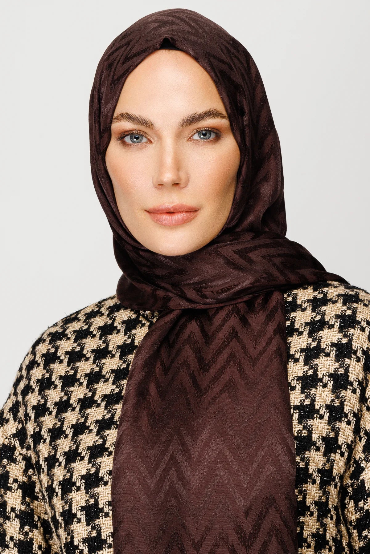 Zikzak Desen Parlak Jakar Şal