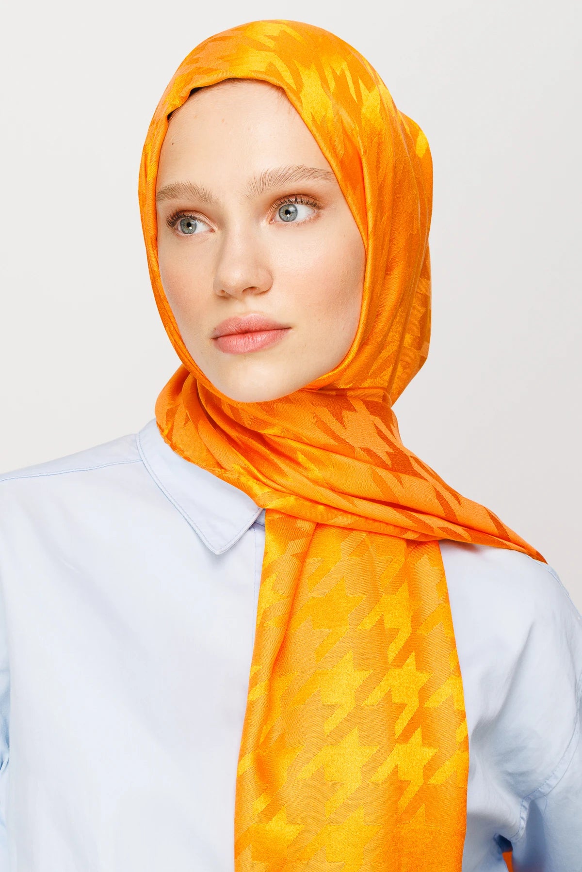 Kazayağı Desen Parlak Jakar Şal