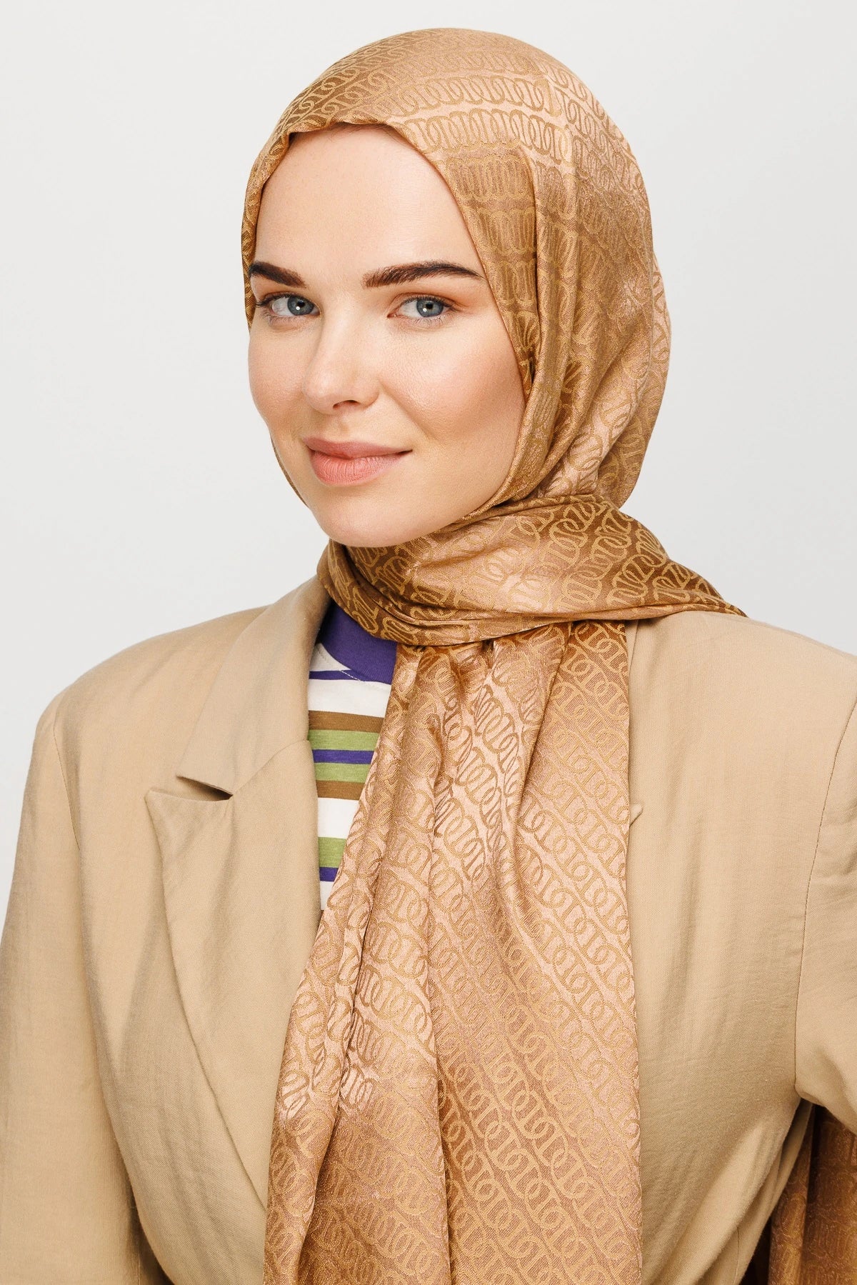 Forever Desen Parlak Jakar Şal