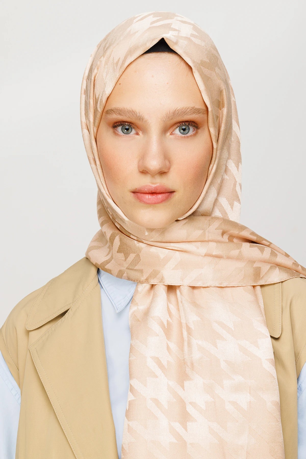 Kazayağı Desen Parlak Jakar Şal