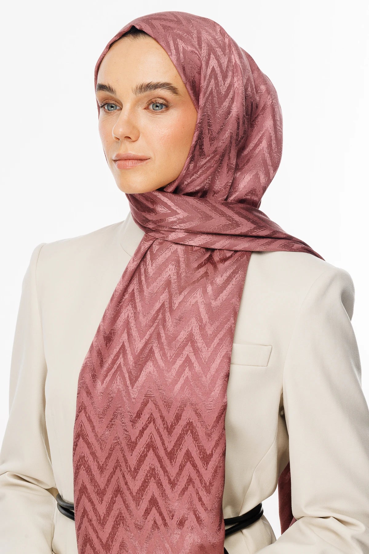 Zikzak Desen Parlak Jakar Şal