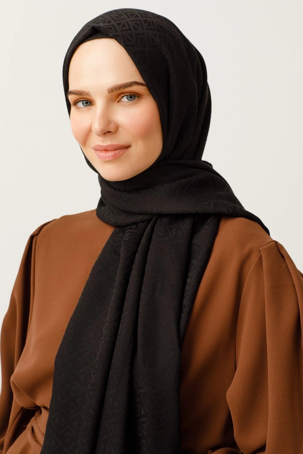 Üçgen Desen Pamuk Jakar Şal