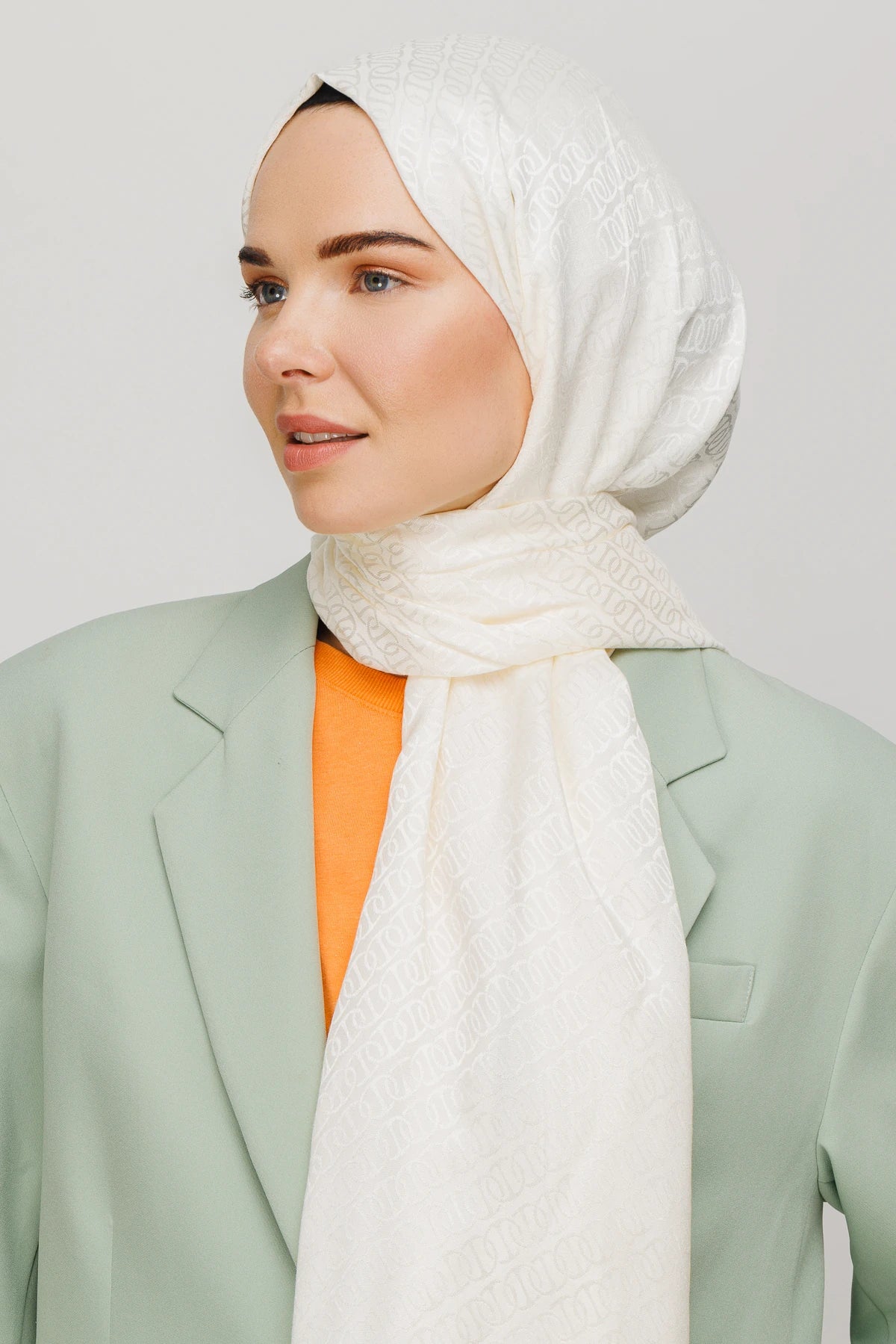 Forever Desen Parlak Jakar Şal