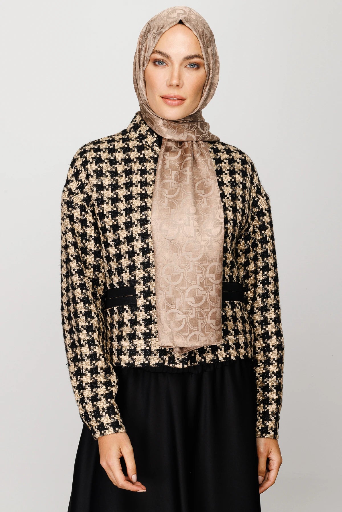 Longar Desen Parlak Jakar Şal