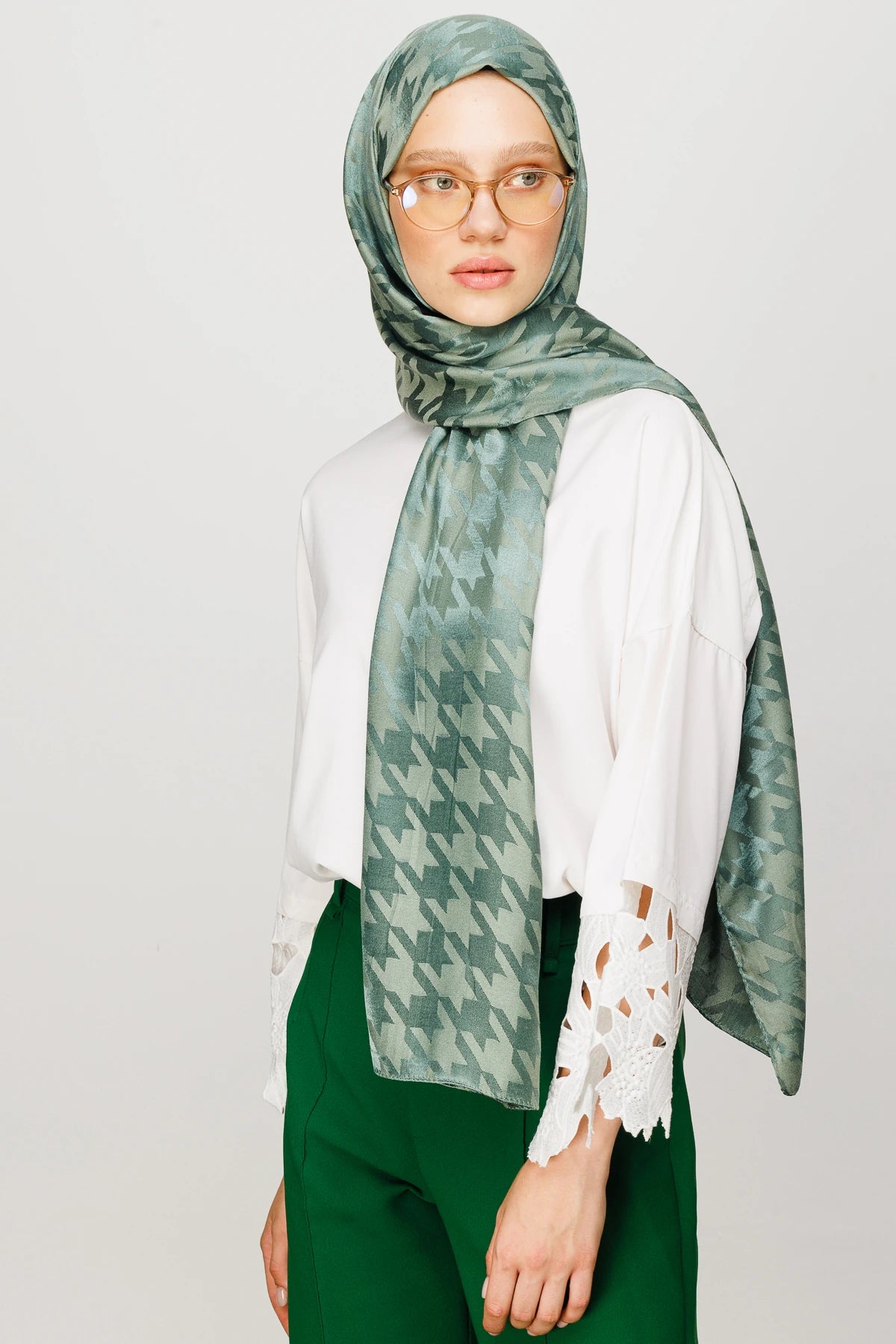 Kazayağı Desen Parlak Jakar Şal