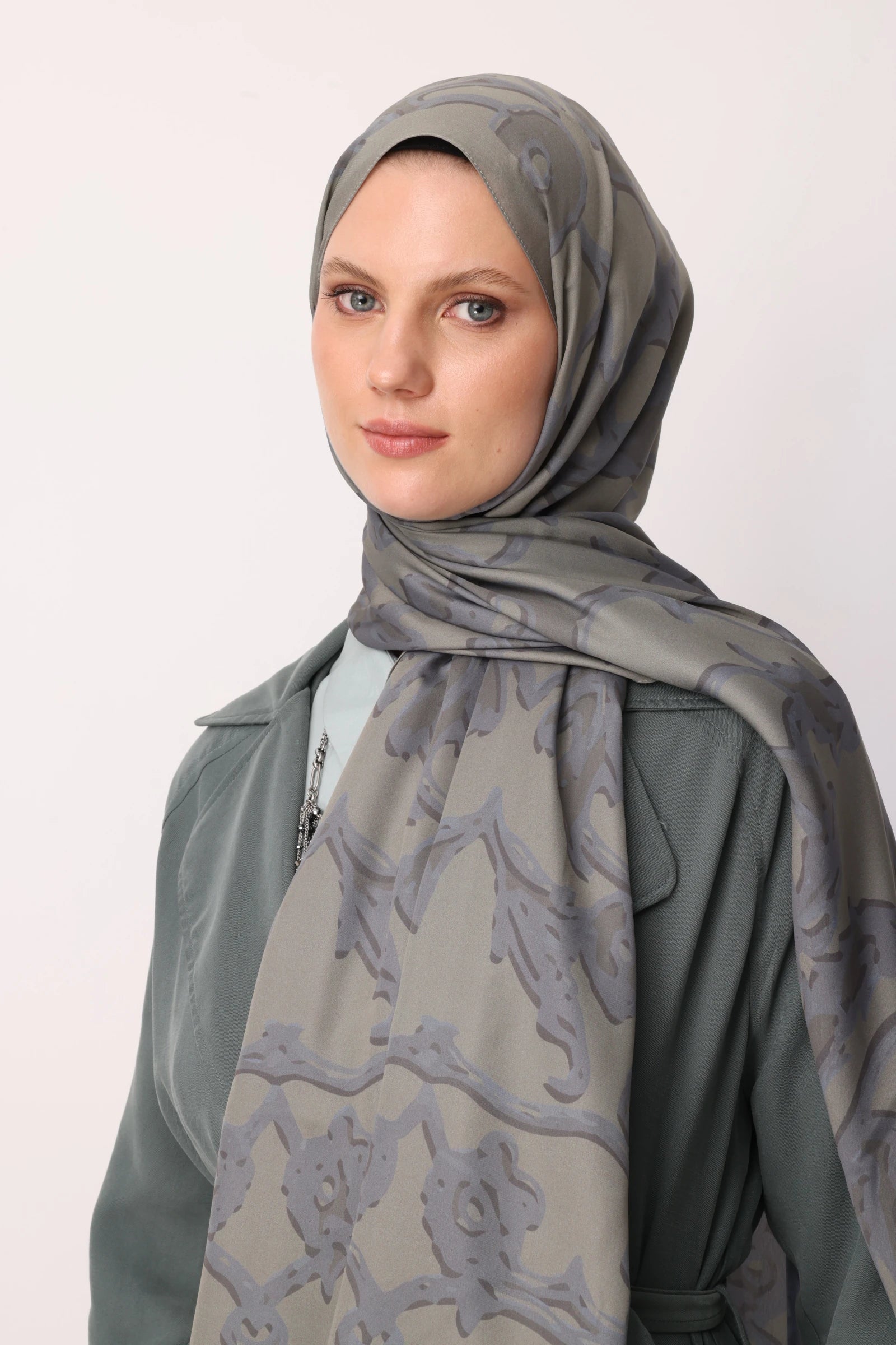 Yaren Desen Sakura İpek Şal