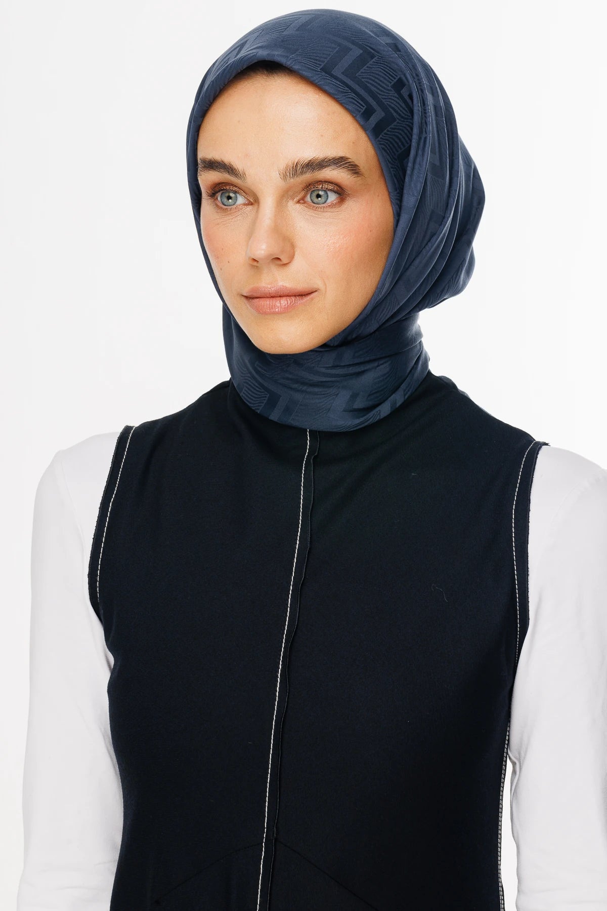 Viora Desen İpeksi Jakar Eşarp