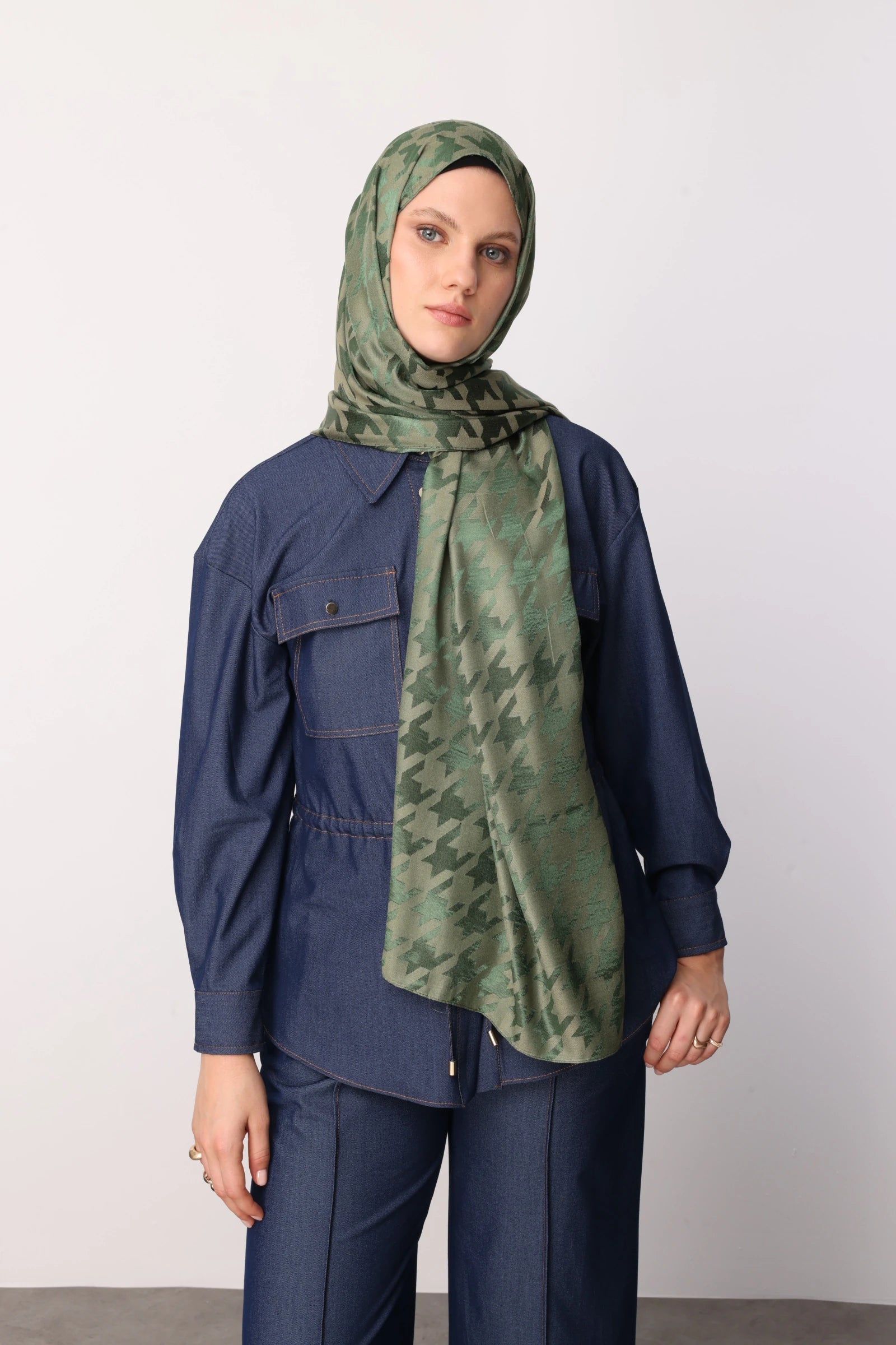 Kazayağı Desen Parlak Jakar Şal