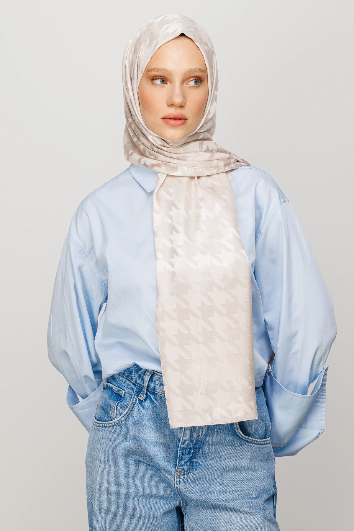 Kazayağı Desen Parlak Jakar Şal