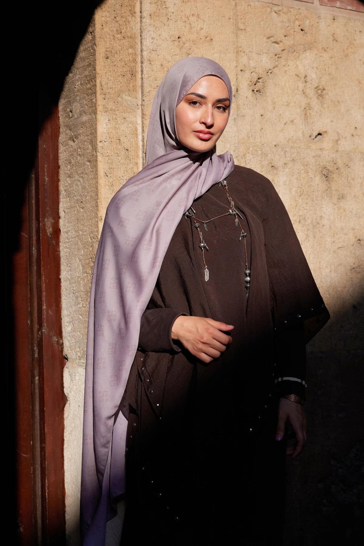 Elibelinde Desen Sakura İpek Şal