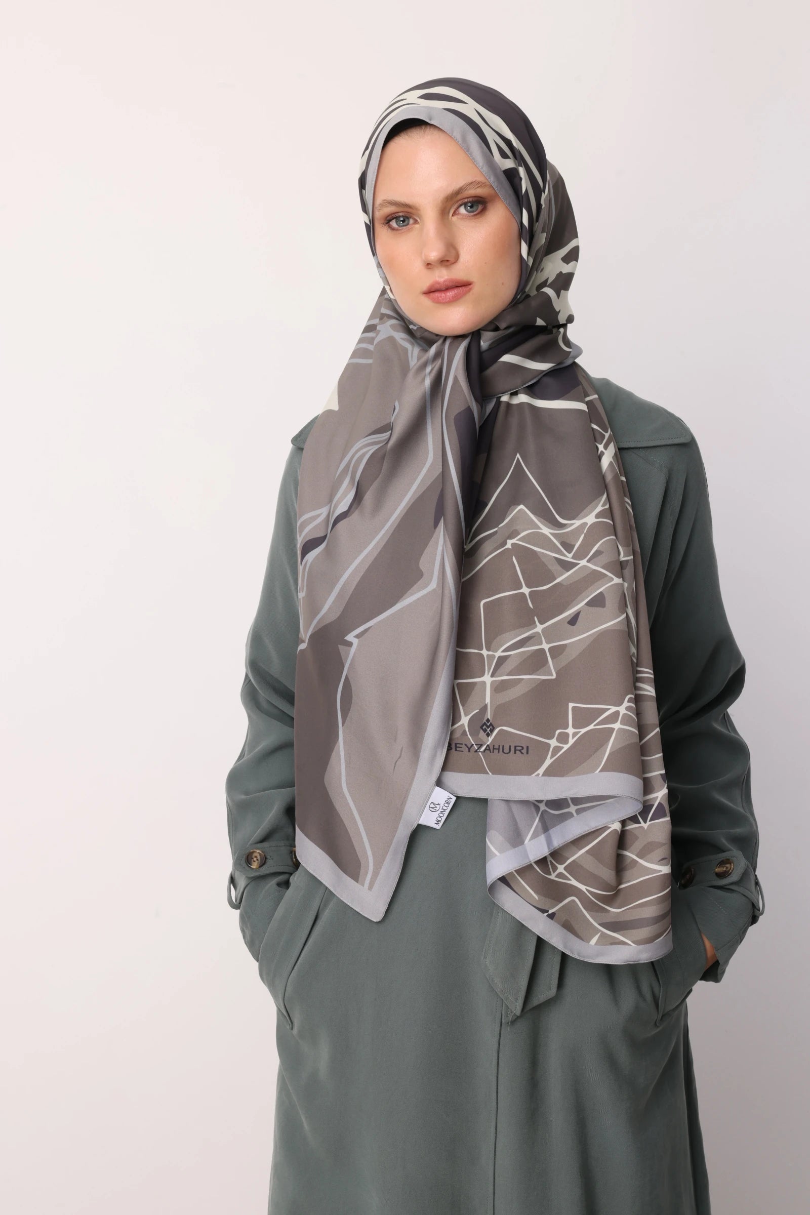 Turna Desen Sakura İpek Şal