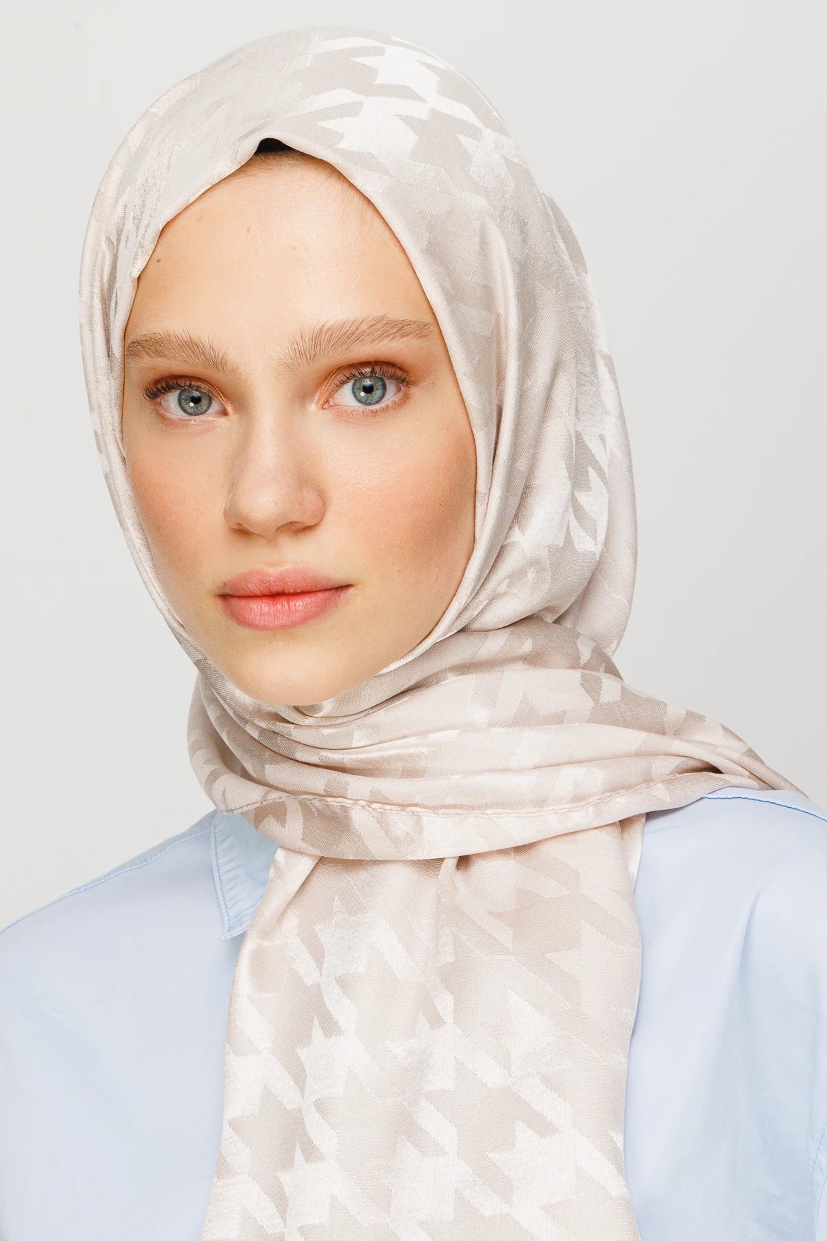 Kazayağı Desen Parlak Jakar Şal