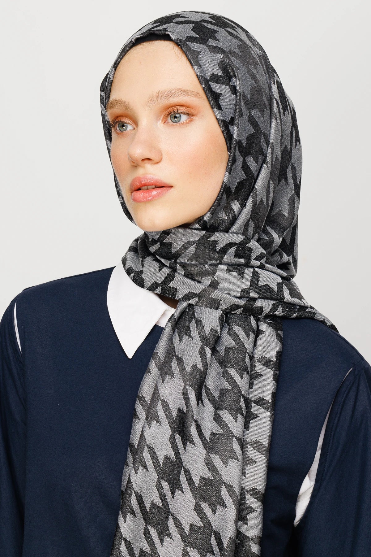 Kazayağı Desen Parlak Jakar Şal