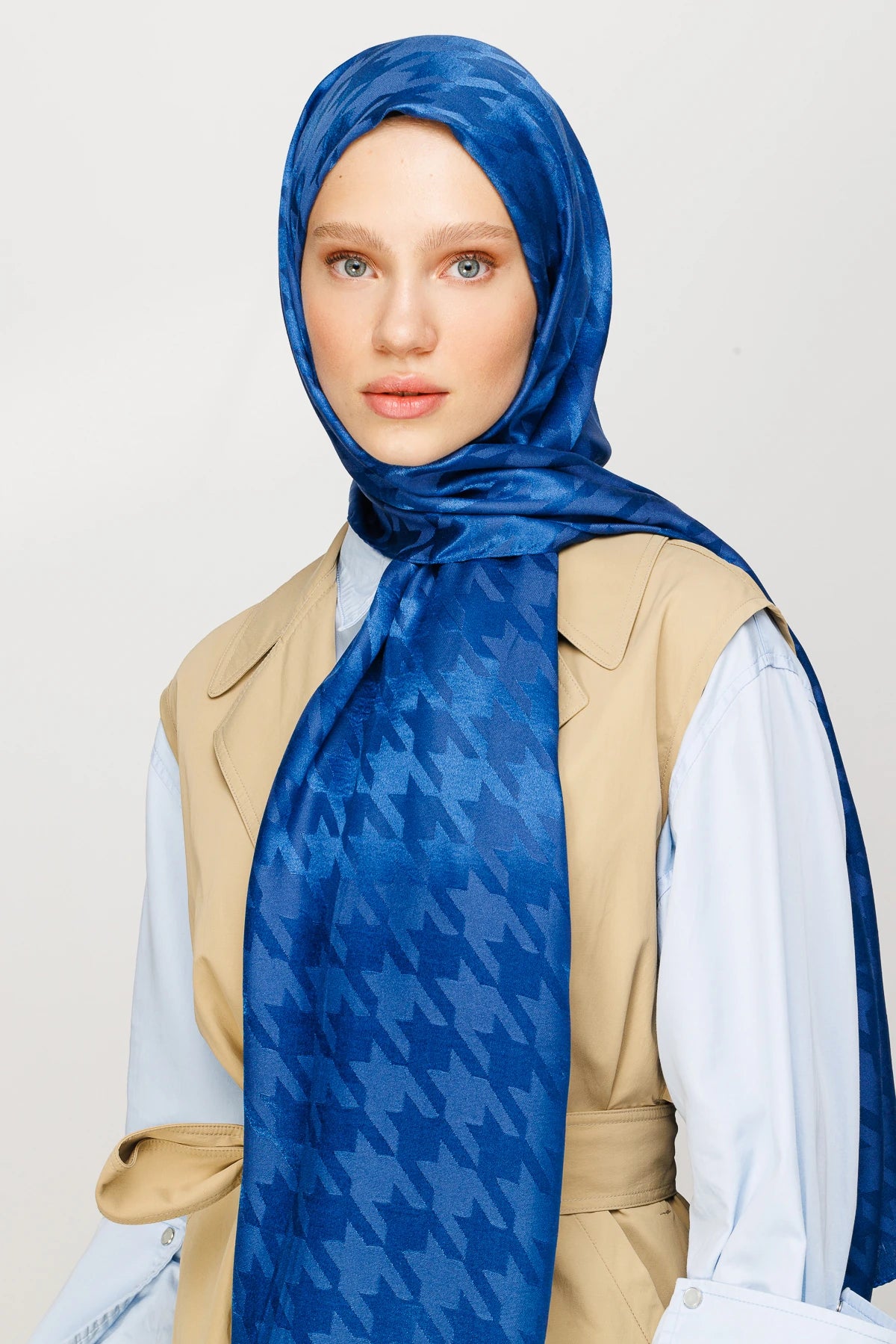 Kazayağı Desen Parlak Jakar Şal