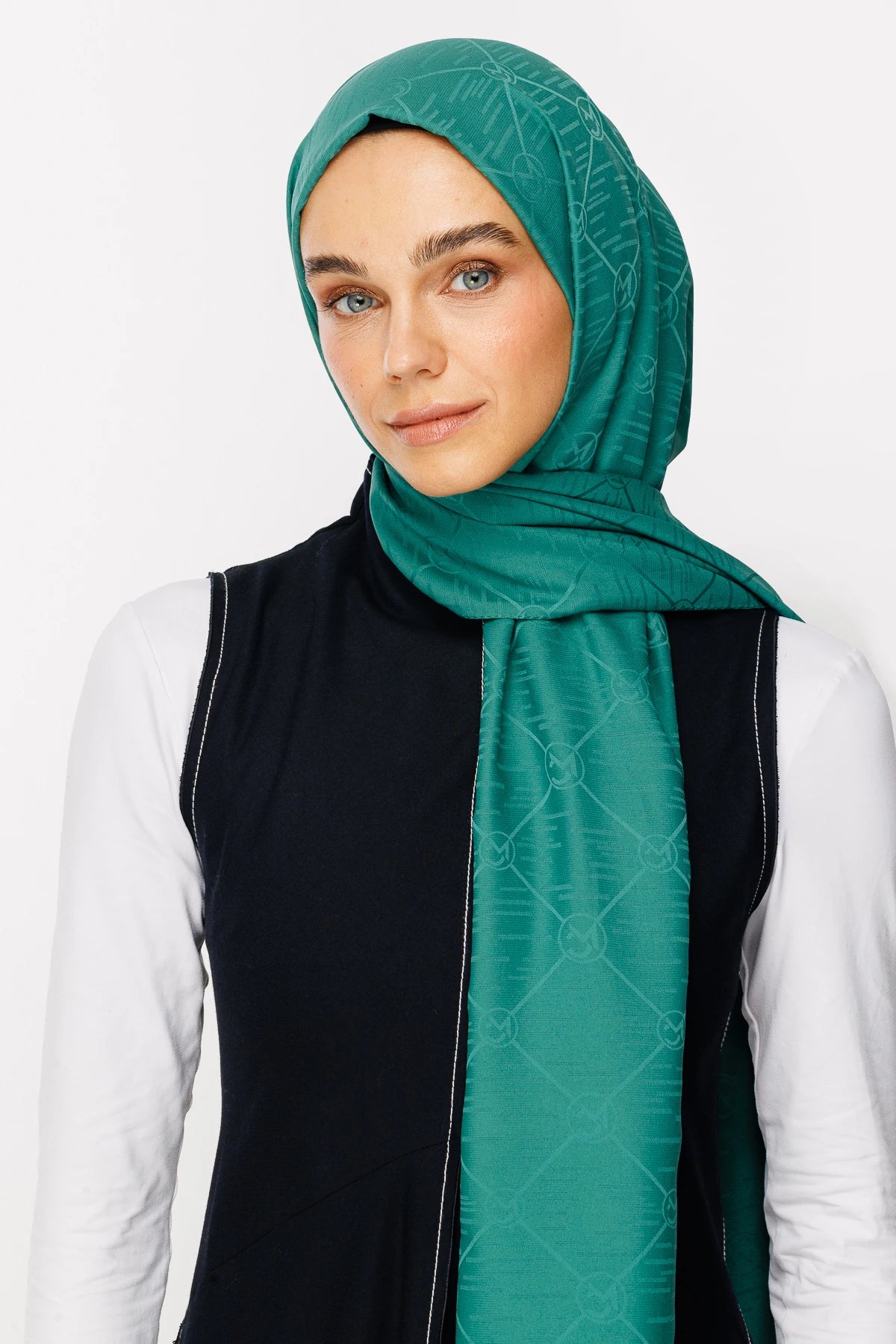 Moon Is Desen Jakar Şal