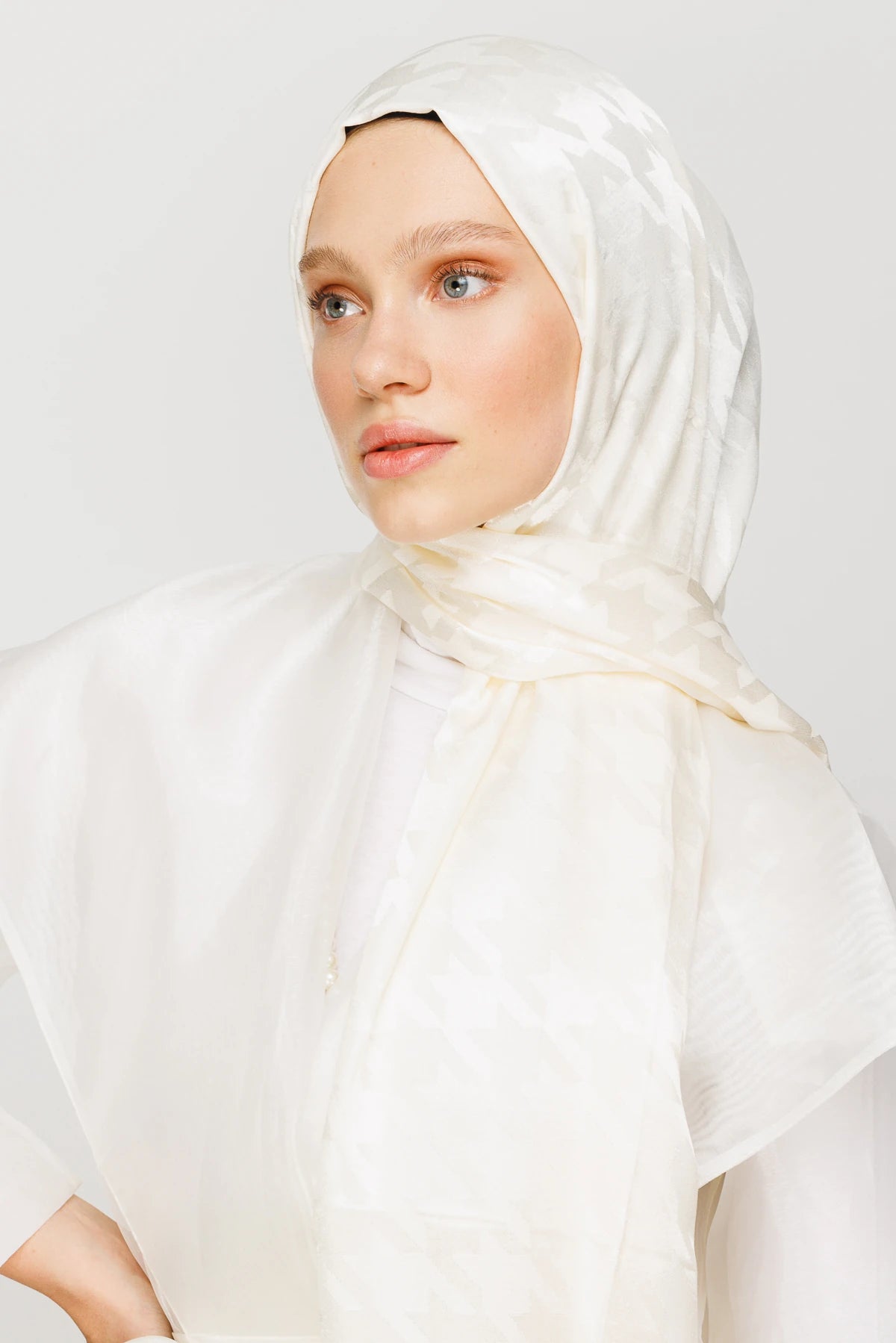 Kazayağı Desen Parlak Jakar Şal