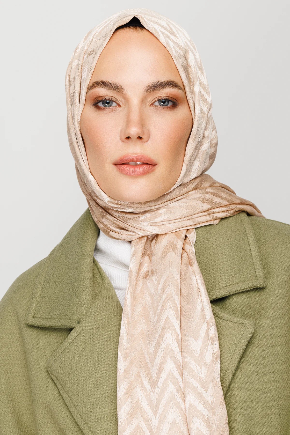 Zikzak Desen Parlak Jakar Şal