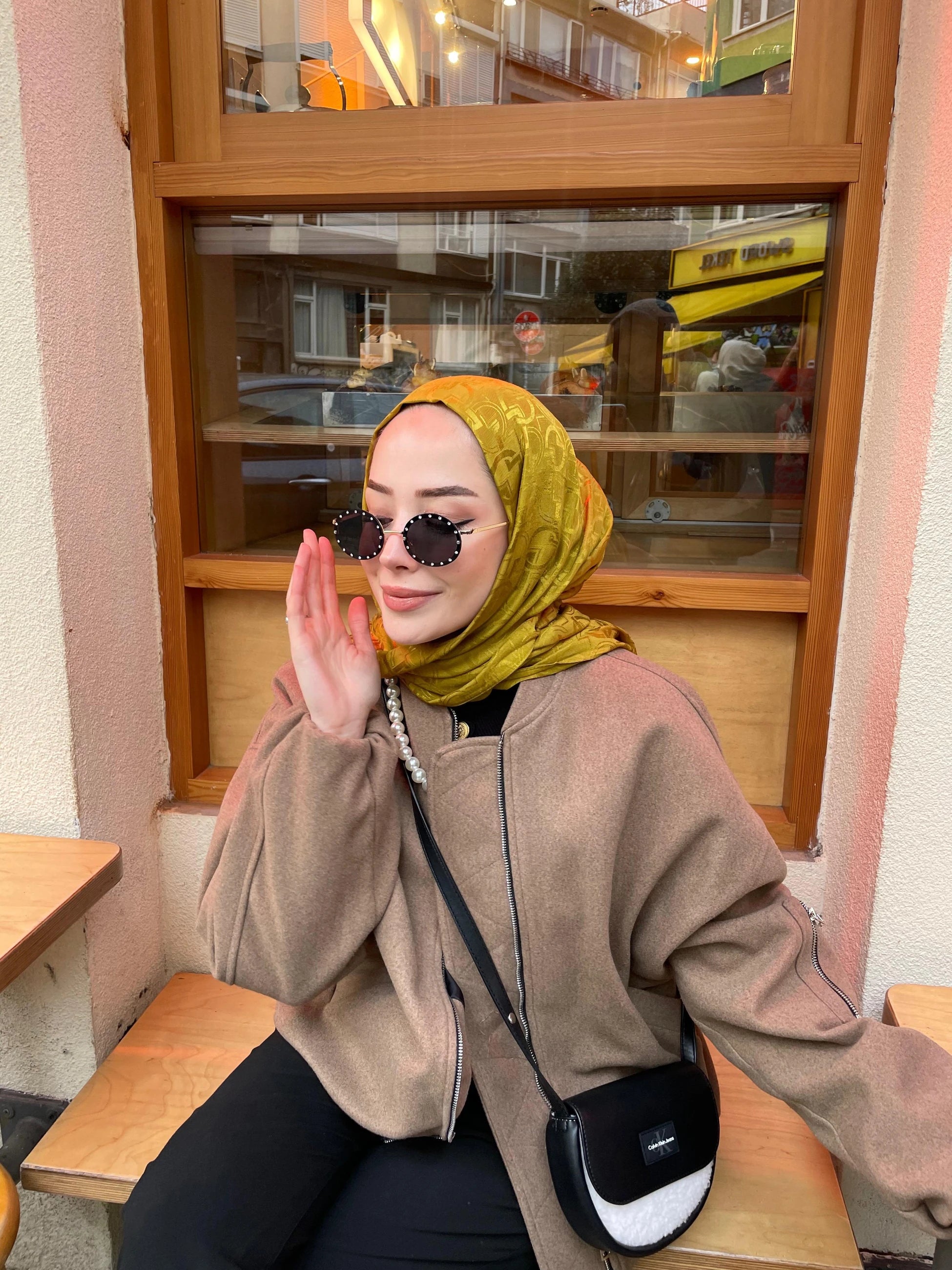 Longar Desen Parlak Jakar Şal