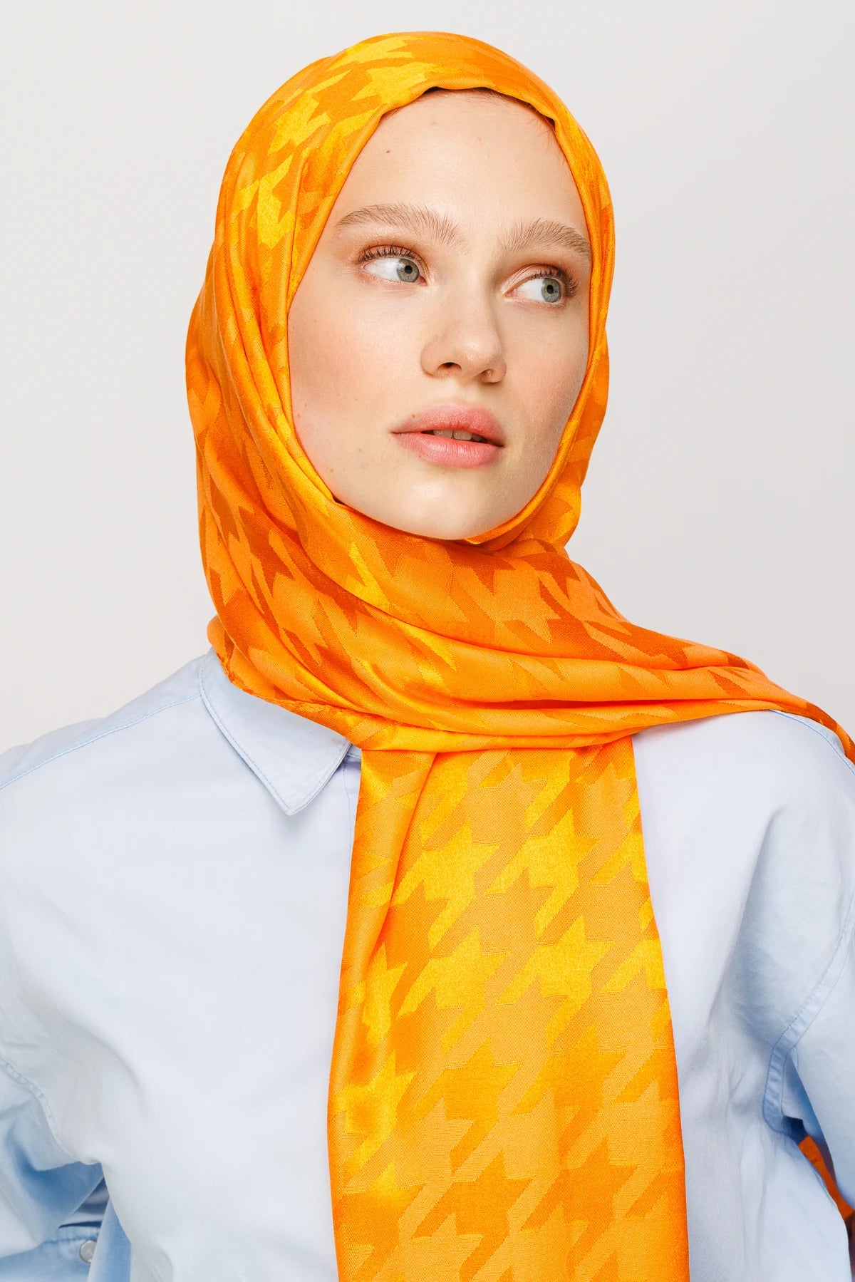 Kazayağı Desen Parlak Jakar Şal