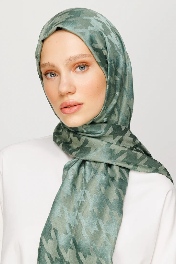 Kazayağı Desen Parlak Jakar Şal