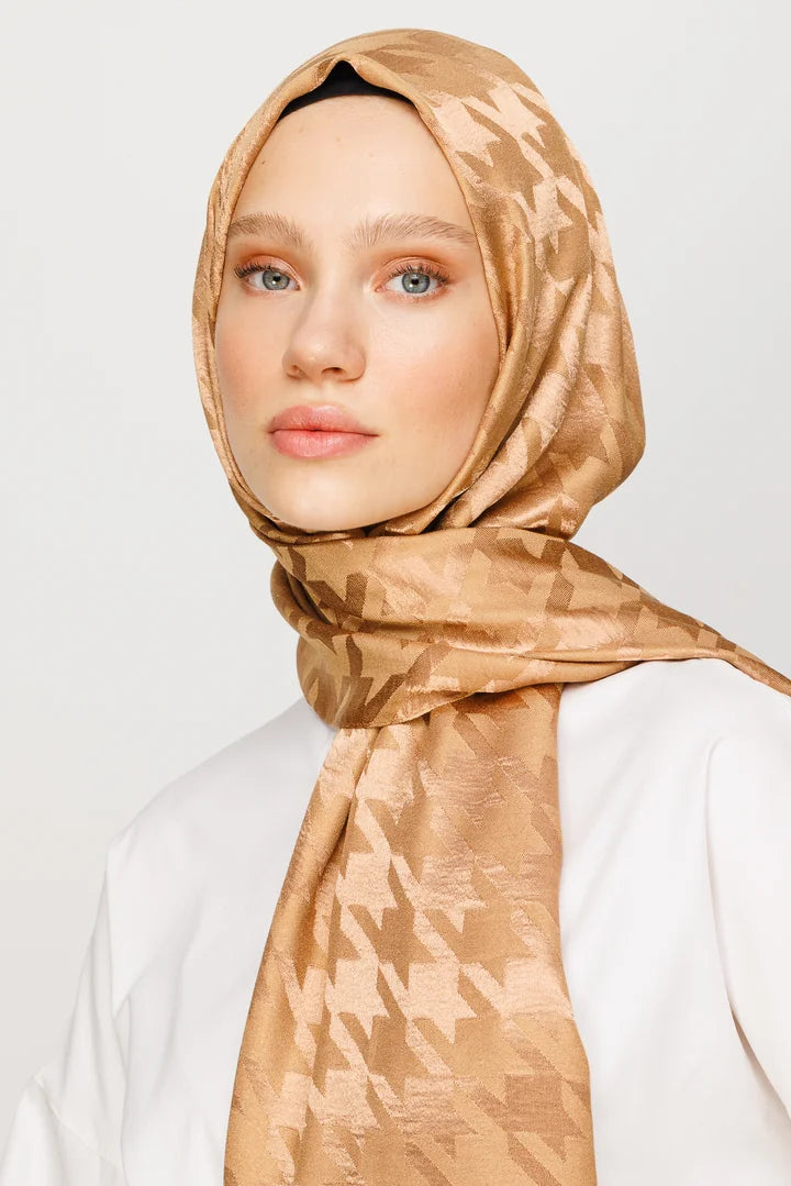 Kazayağı Desen Parlak Jakar Şal