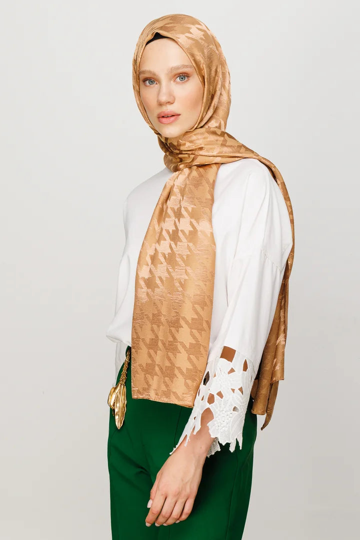 Kazayağı Desen Parlak Jakar Şal